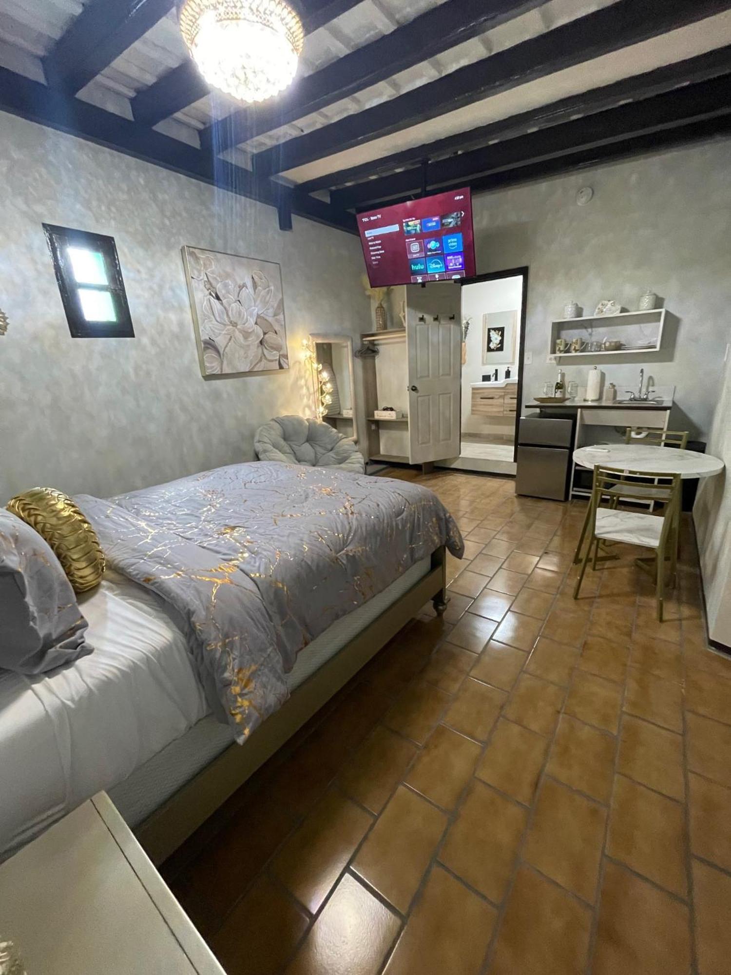 The Suites & Vintage Apartment At Casa Of Essence In Heart Of Old Сан Хуан Екстериор снимка
